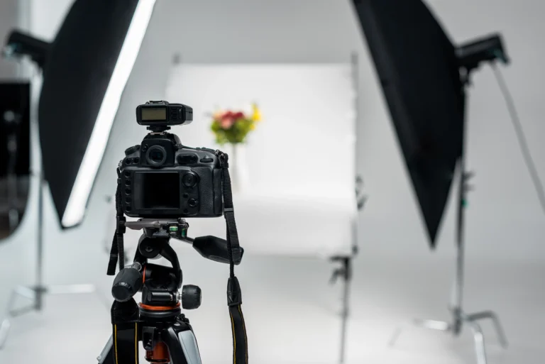close-up-view-of-professional-photo-camera-in-phot-2026-01-06-00-34-55-utc