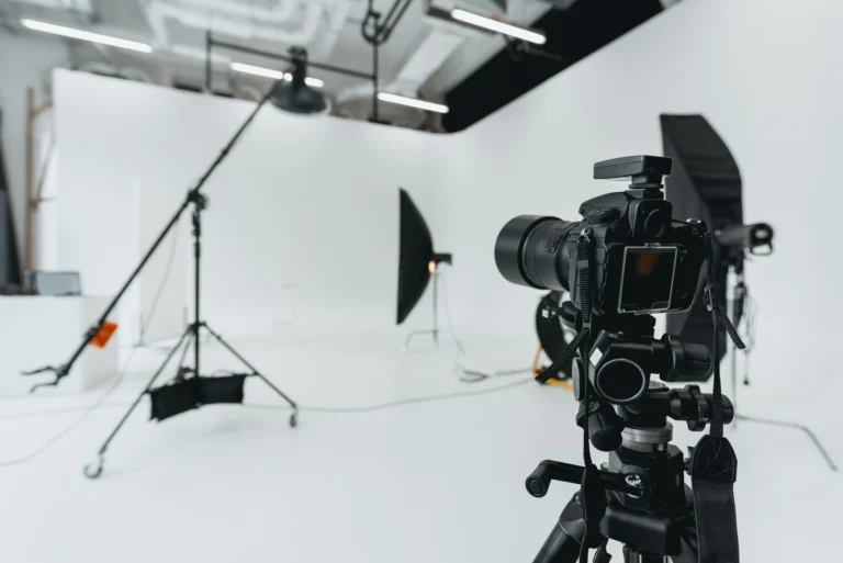 digital-photo-camera-in-photo-studio-with-lighting-2026-01-06-00-26-06-utc